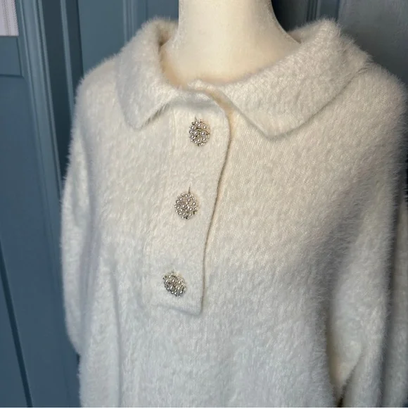 H&M White Fuzzy Sweater - Picture 3 of 9